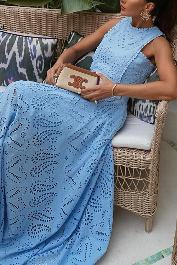 Ensemble deux pièces avec broderies et jupe longue taille haute avec poches