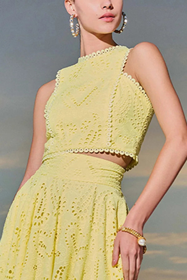 Ensemble deux pièces avec broderies et jupe longue taille haute avec poches