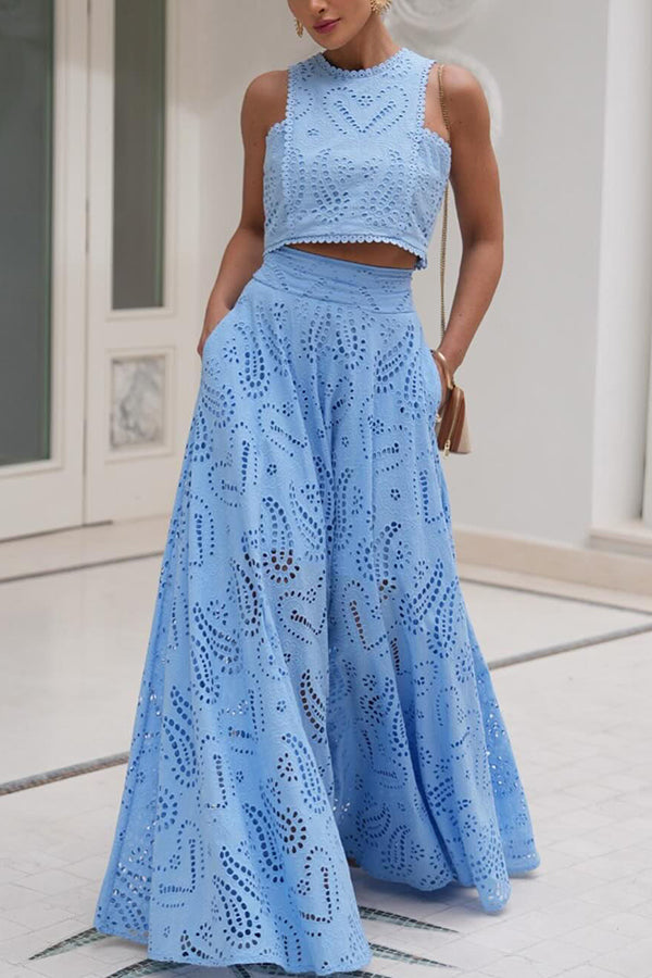 Ensemble deux pièces avec broderies et jupe longue taille haute avec poches