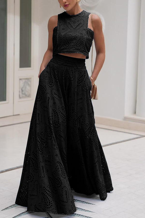 Ensemble deux pièces avec broderies et jupe longue taille haute avec poches