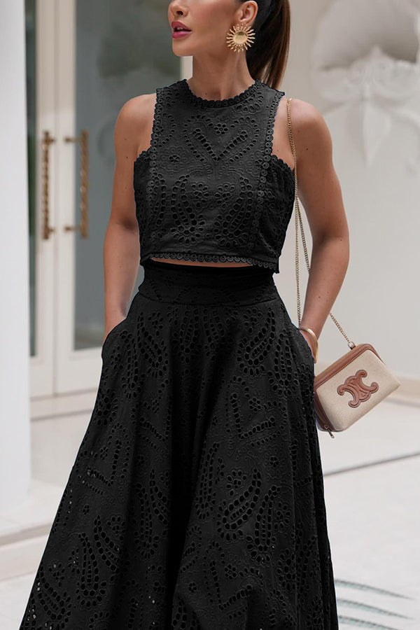Ensemble deux pièces avec broderies et jupe longue taille haute avec poches